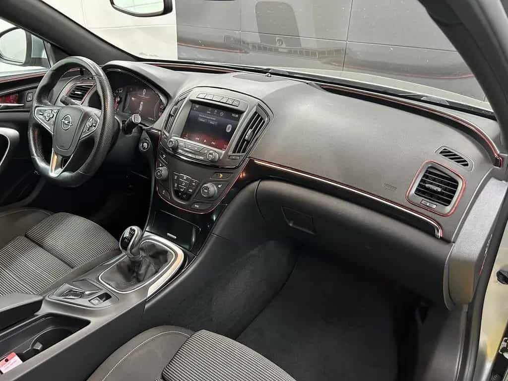 Opel Insignia Sport 4x4 OPC-Line+ACC+BI-Xenon+Keyless 05/2014-photo-9