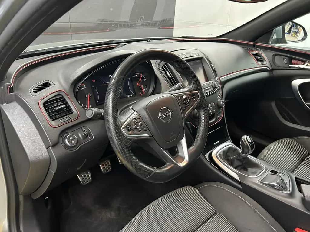 Opel Insignia Sport 4x4 OPC-Line+ACC+BI-Xenon+Keyless 05/2014-photo-6