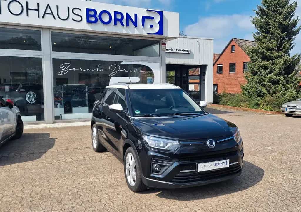Ssangyong Tivoli 1,5 l Benziner  FIZZ AHK KAMERA S/W RÄDER 06/2021-photo-1