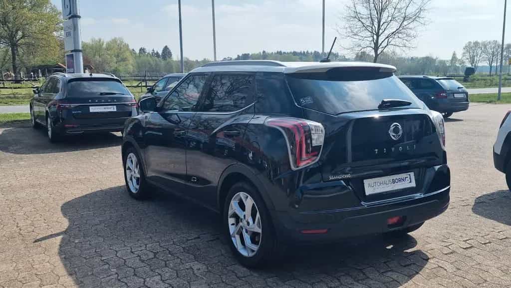 Ssangyong Tivoli 1,5 l Benziner  FIZZ AHK KAMERA S/W RÄDER 06/2021-photo-12