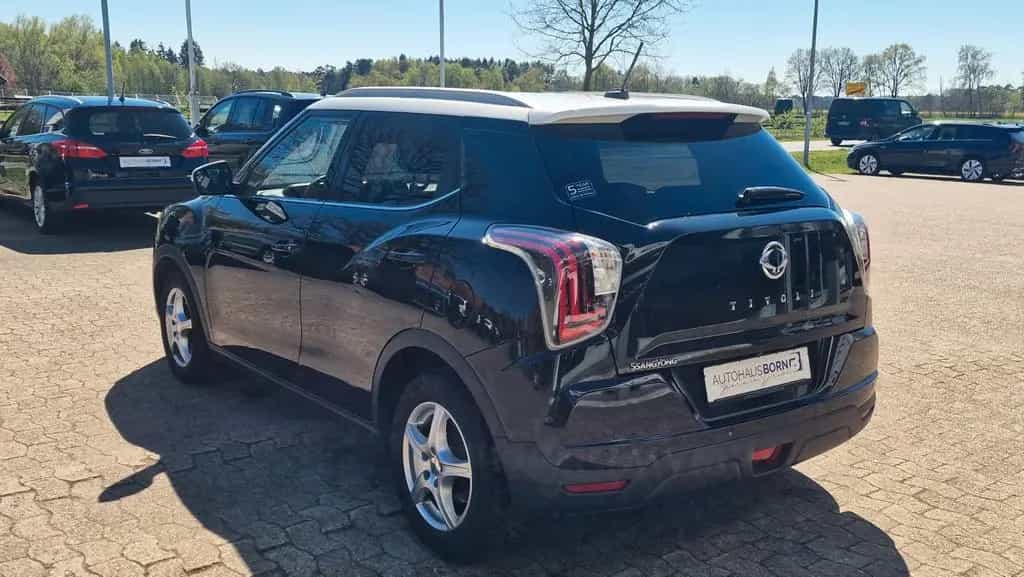 Ssangyong Tivoli 1,5 l Benziner  FIZZ AHK KAMERA S/W RÄDER 06/2021-photo-13