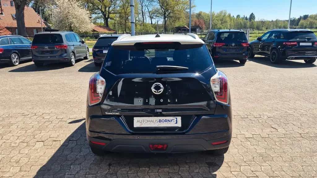 Ssangyong Tivoli 1,5 l Benziner  FIZZ AHK KAMERA S/W RÄDER 06/2021-photo-16