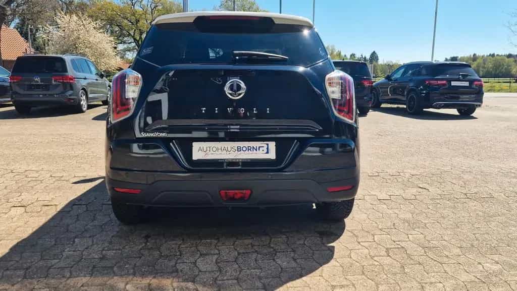Ssangyong Tivoli 1,5 l Benziner  FIZZ AHK KAMERA S/W RÄDER 06/2021-photo-17