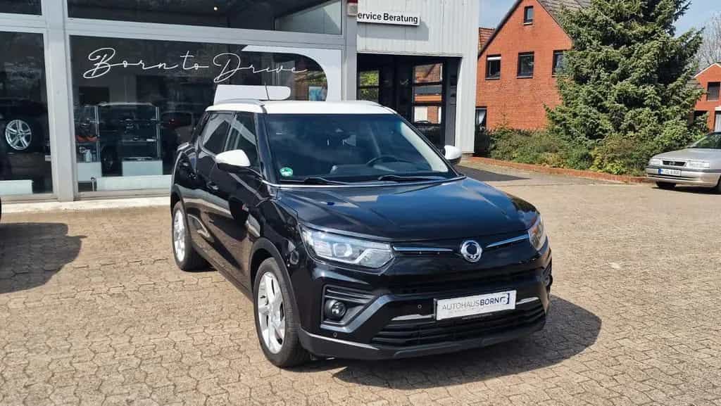 Ssangyong Tivoli 1,5 l Benziner  FIZZ AHK KAMERA S/W RÄDER 06/2021-photo-2