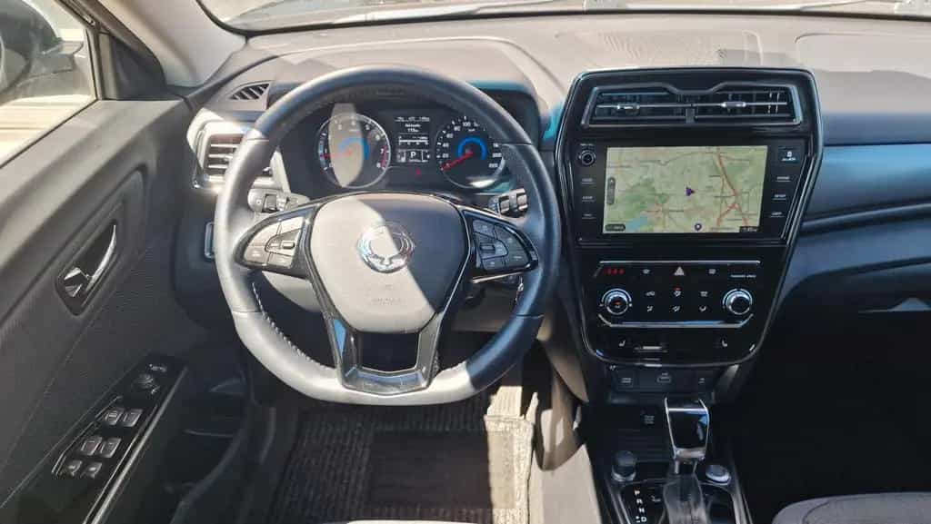 Ssangyong Tivoli 1,5 l Benziner  FIZZ AHK KAMERA S/W RÄDER 06/2021-photo-23