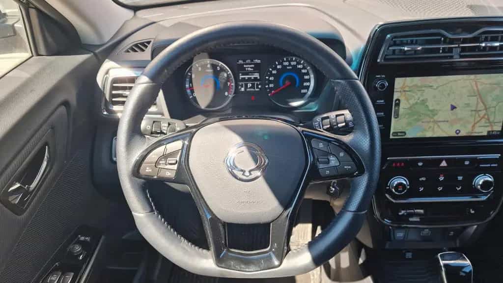 Ssangyong Tivoli 1,5 l Benziner  FIZZ AHK KAMERA S/W RÄDER 06/2021-photo-24