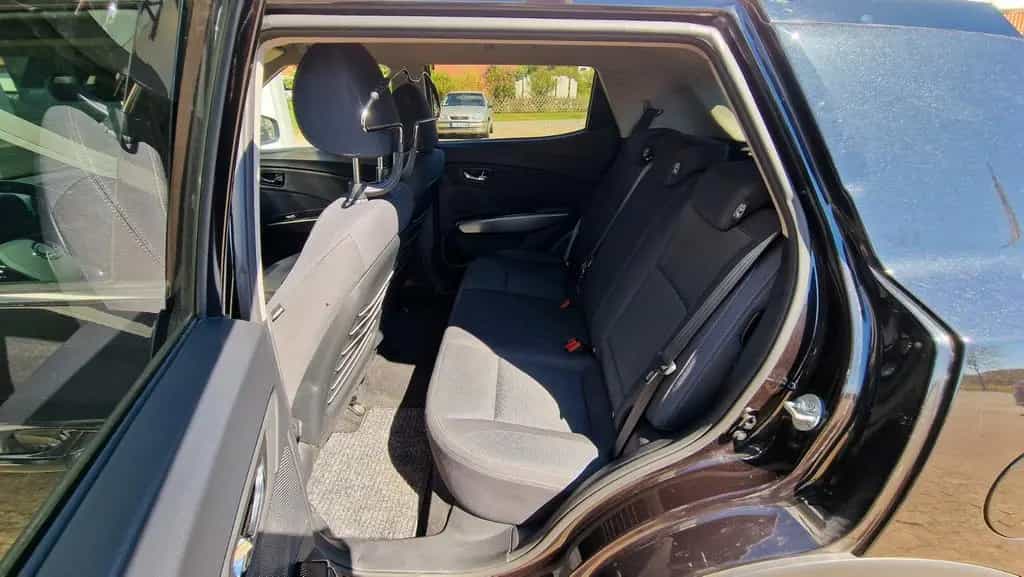 Ssangyong Tivoli 1,5 l Benziner  FIZZ AHK KAMERA S/W RÄDER 06/2021-photo-26