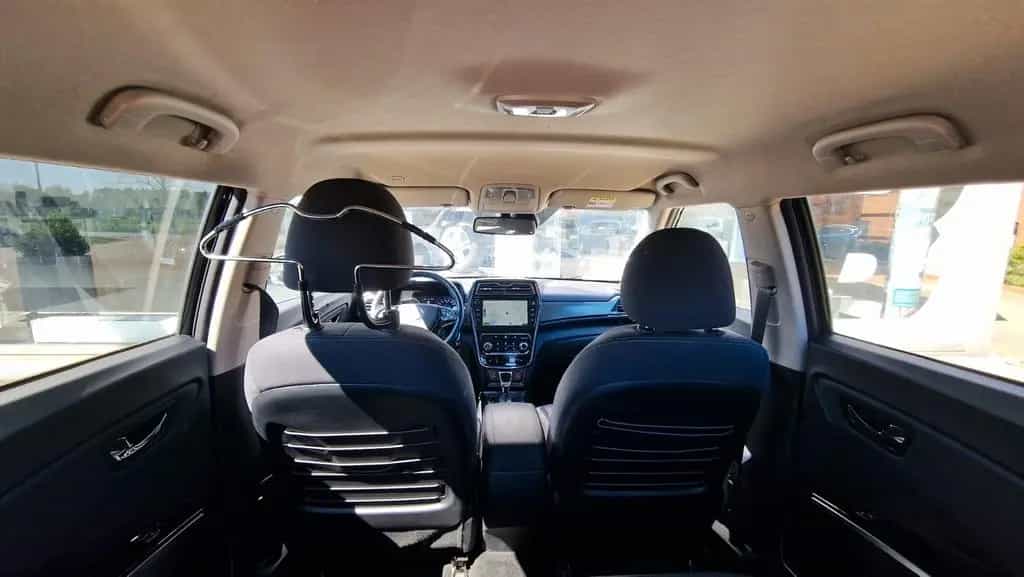 Ssangyong Tivoli 1,5 l Benziner  FIZZ AHK KAMERA S/W RÄDER 06/2021-photo-27