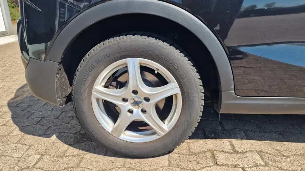 Ssangyong Tivoli 1,5 l Benziner  FIZZ AHK KAMERA S/W RÄDER 06/2021-photo-29