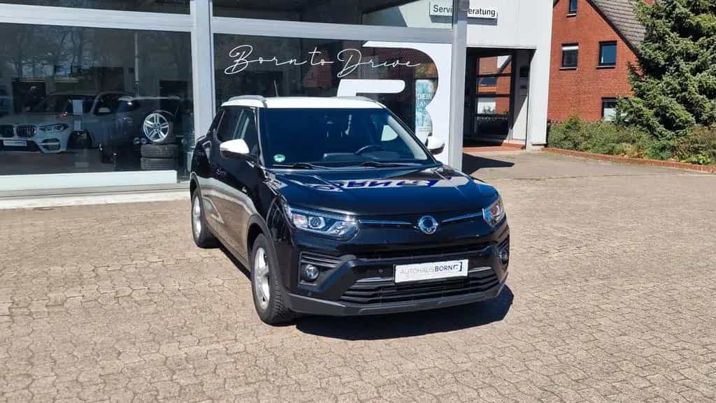 Ssangyong Tivoli 1,5 l Benziner  FIZZ AHK KAMERA S/W RÄDER 06/2021-photo-3