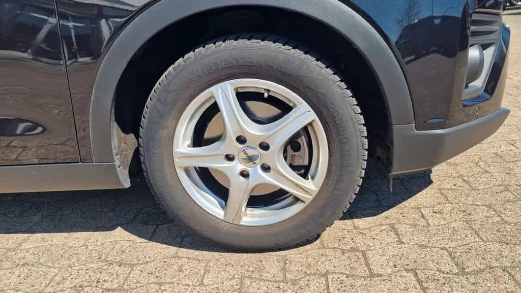 Ssangyong Tivoli 1,5 l Benziner  FIZZ AHK KAMERA S/W RÄDER 06/2021-photo-30