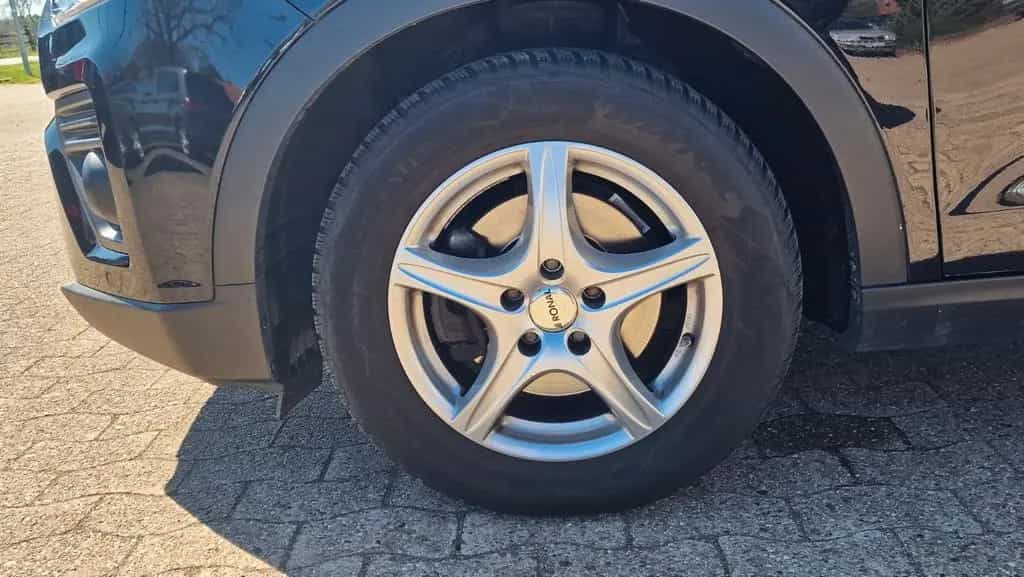 Ssangyong Tivoli 1,5 l Benziner  FIZZ AHK KAMERA S/W RÄDER 06/2021-photo-31