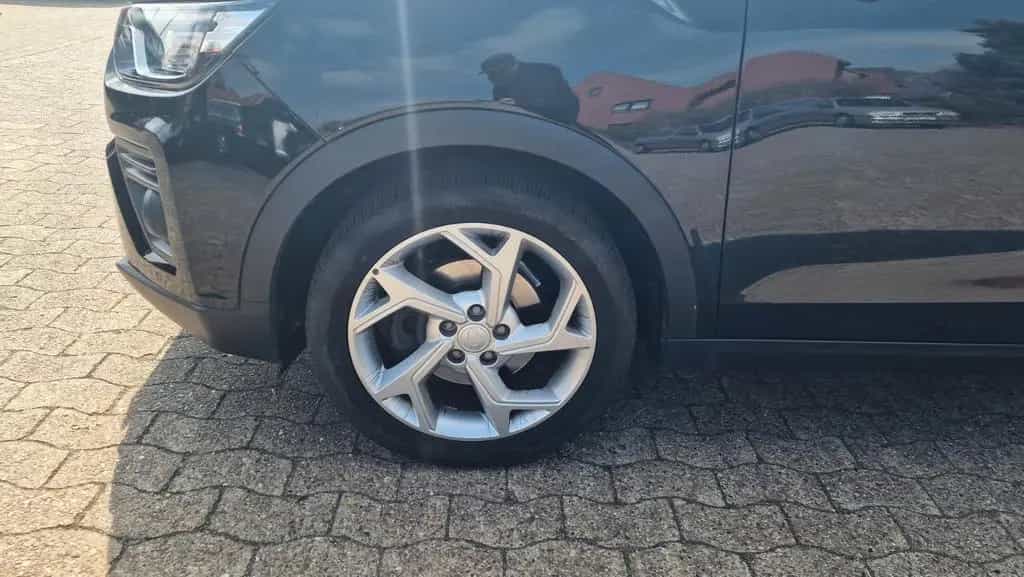 Ssangyong Tivoli 1,5 l Benziner  FIZZ AHK KAMERA S/W RÄDER 06/2021-photo-33