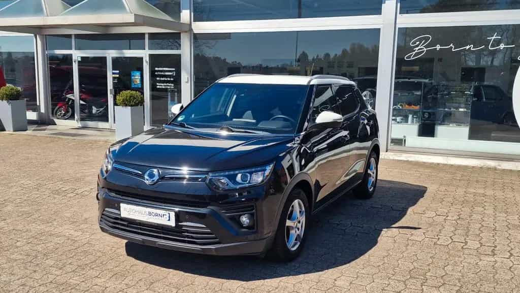 Ssangyong Tivoli 1,5 l Benziner  FIZZ AHK KAMERA S/W RÄDER 06/2021-photo-4
