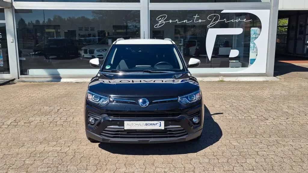 Ssangyong Tivoli 1,5 l Benziner  FIZZ AHK KAMERA S/W RÄDER 06/2021-photo-6