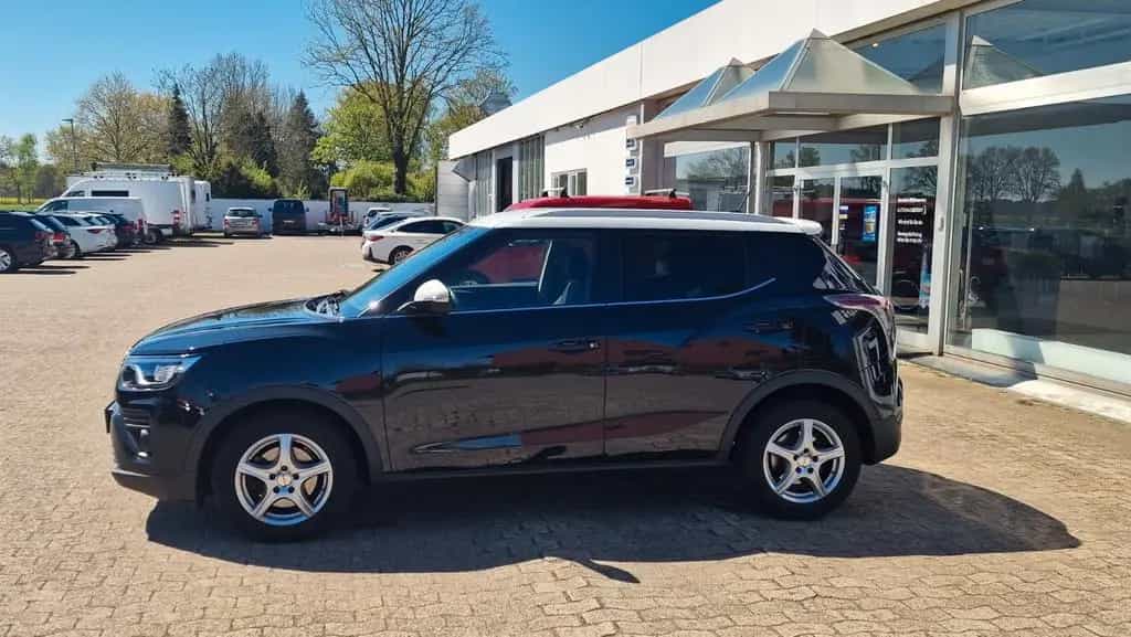 Ssangyong Tivoli 1,5 l Benziner  FIZZ AHK KAMERA S/W RÄDER 06/2021-photo-9