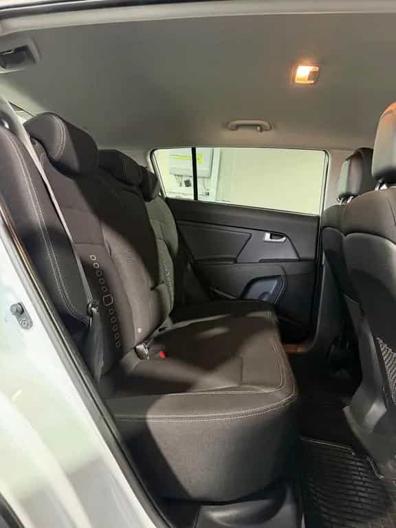 Kia Sportage Spirit 2WD *PDC*SHZ*KLIMAAUTO.*TÜV NEU* 04/2013-photo-10