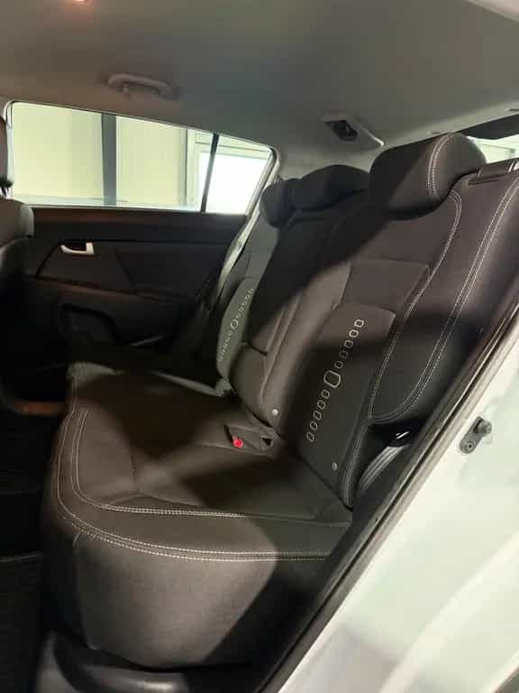 Kia Sportage Spirit 2WD *PDC*SHZ*KLIMAAUTO.*TÜV NEU* 04/2013-photo-12