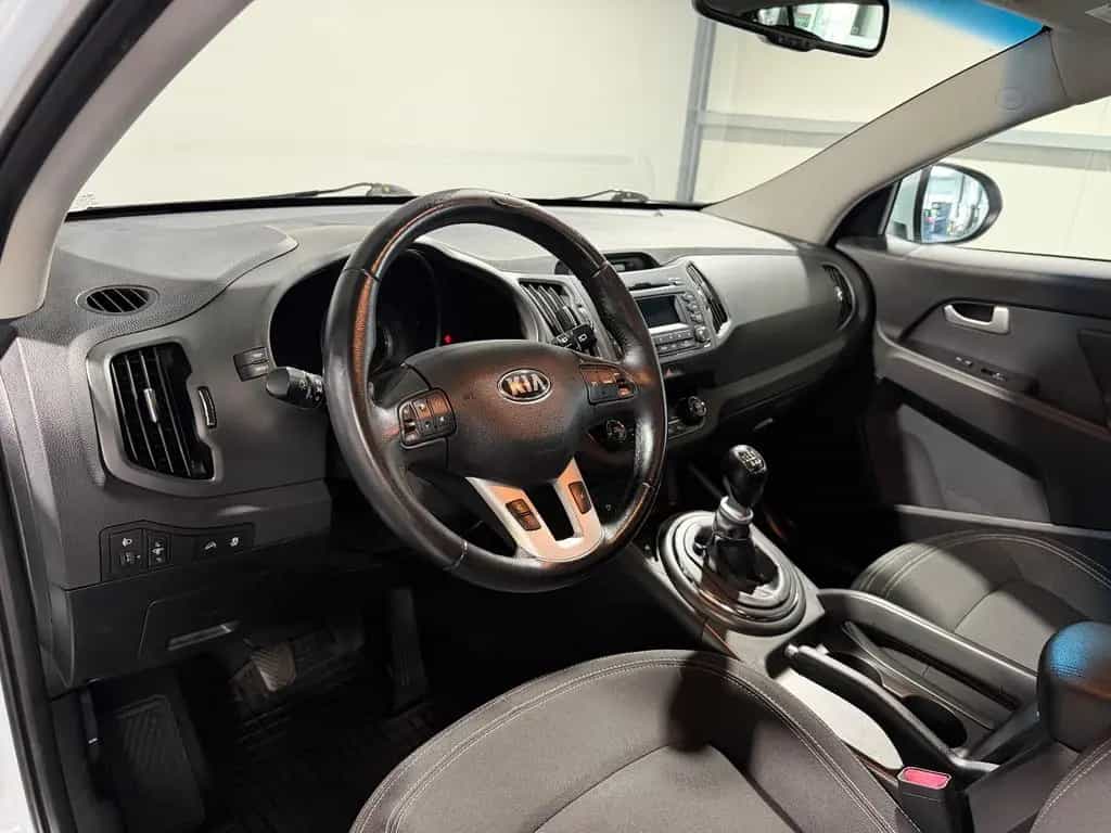 Kia Sportage Spirit 2WD *PDC*SHZ*KLIMAAUTO.*TÜV NEU* 04/2013-photo-7