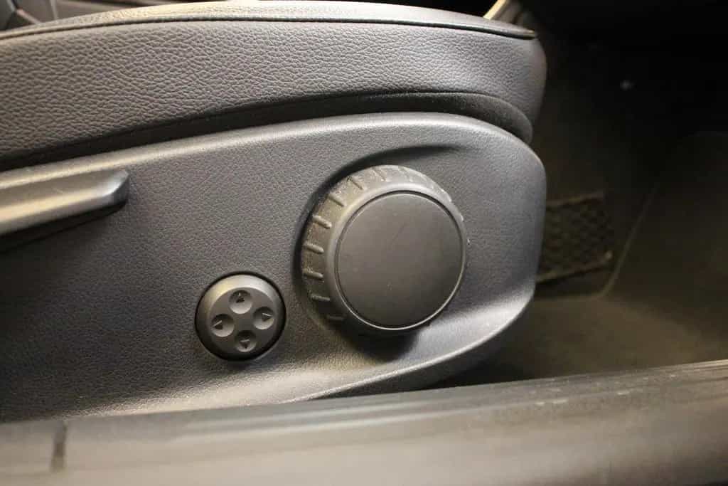 Mercedes-Benz CLA 200 AMG Aut. KAMERA NAVI SHZ LED 2.HD S.HEFT 05/2019-photo-24