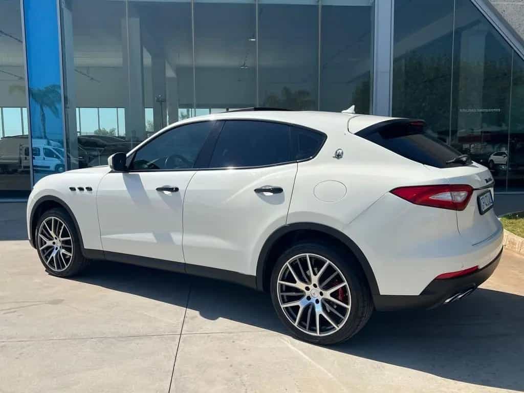 Maserati Levante V6 Diesel 275 CV AWD 02/2017-photo-2