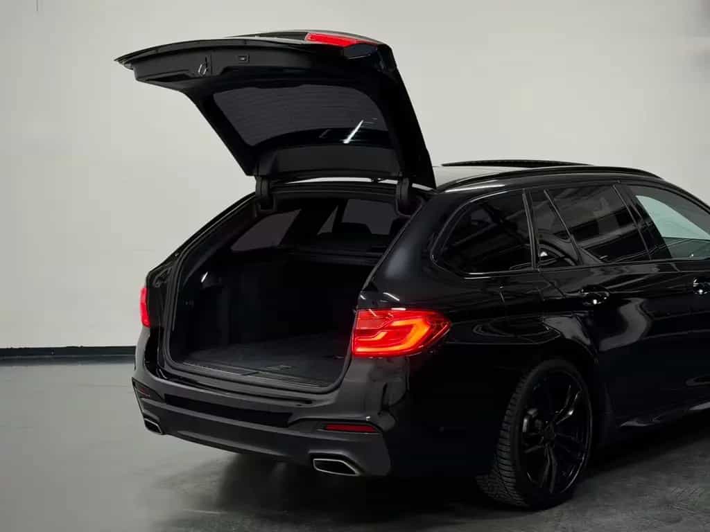 BMW 5 Series 520d M-PAKET PANO/R-KAM/L-HZG/VIRTUAL/AMBIENTE 11/2018-photo-14