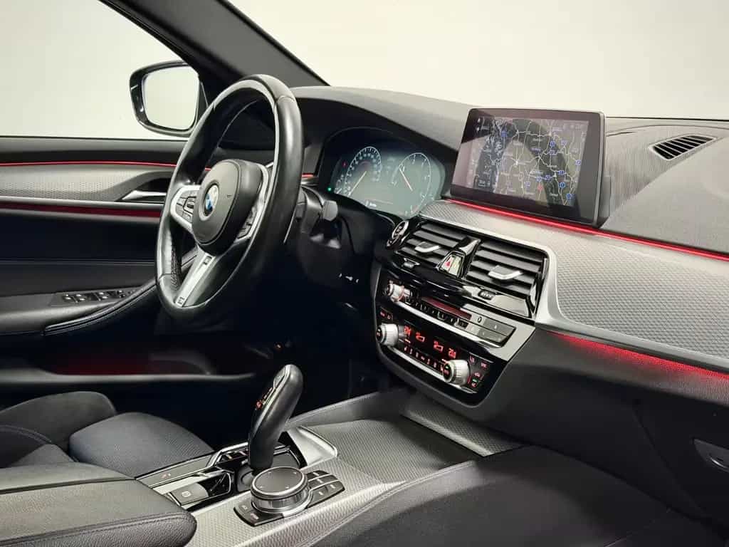 BMW 5 Series 520d M-PAKET PANO/R-KAM/L-HZG/VIRTUAL/AMBIENTE 11/2018-photo-16