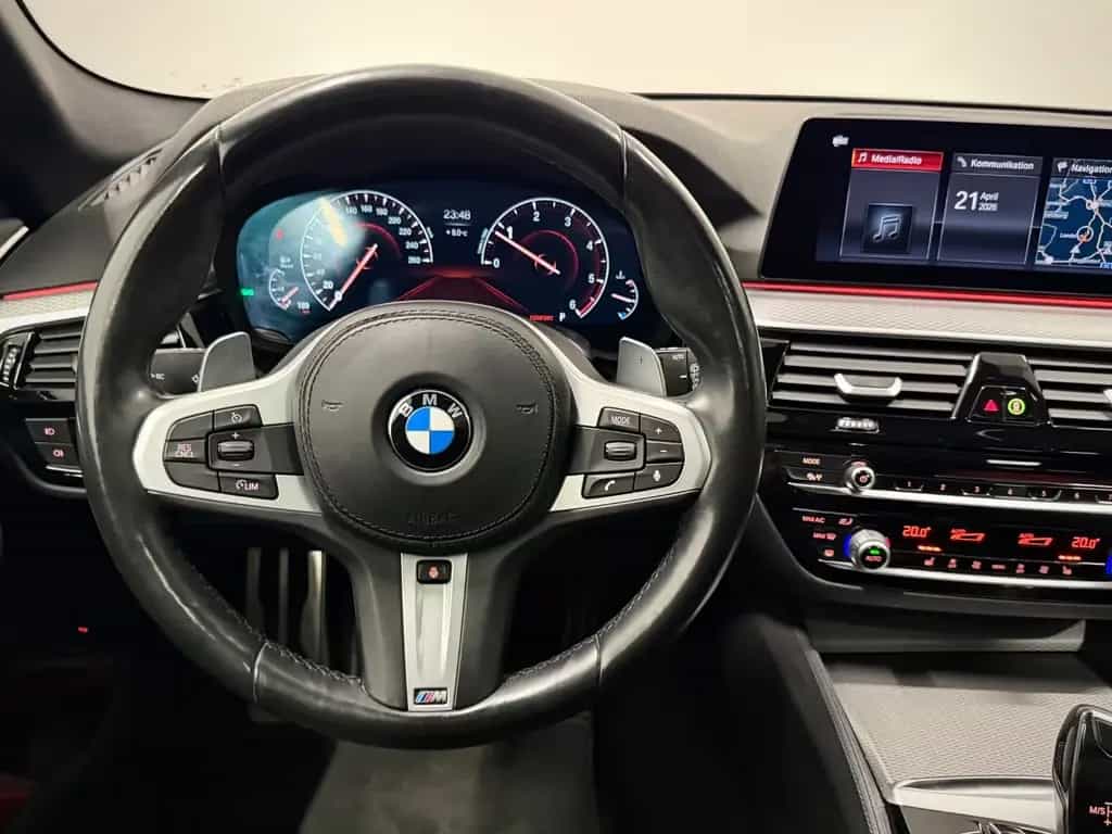 BMW 5 Series 520d M-PAKET PANO/R-KAM/L-HZG/VIRTUAL/AMBIENTE 11/2018-photo-21