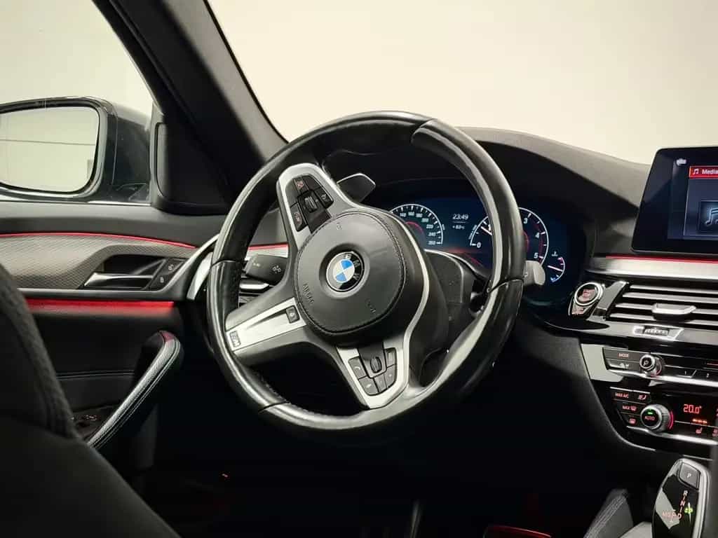 BMW 5 Series 520d M-PAKET PANO/R-KAM/L-HZG/VIRTUAL/AMBIENTE 11/2018-photo-29
