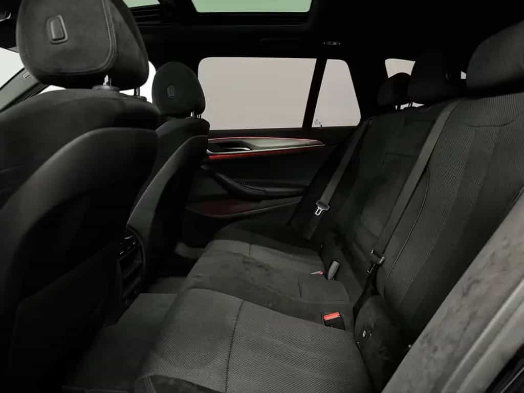 BMW 5 Series 520d M-PAKET PANO/R-KAM/L-HZG/VIRTUAL/AMBIENTE 11/2018-photo-32