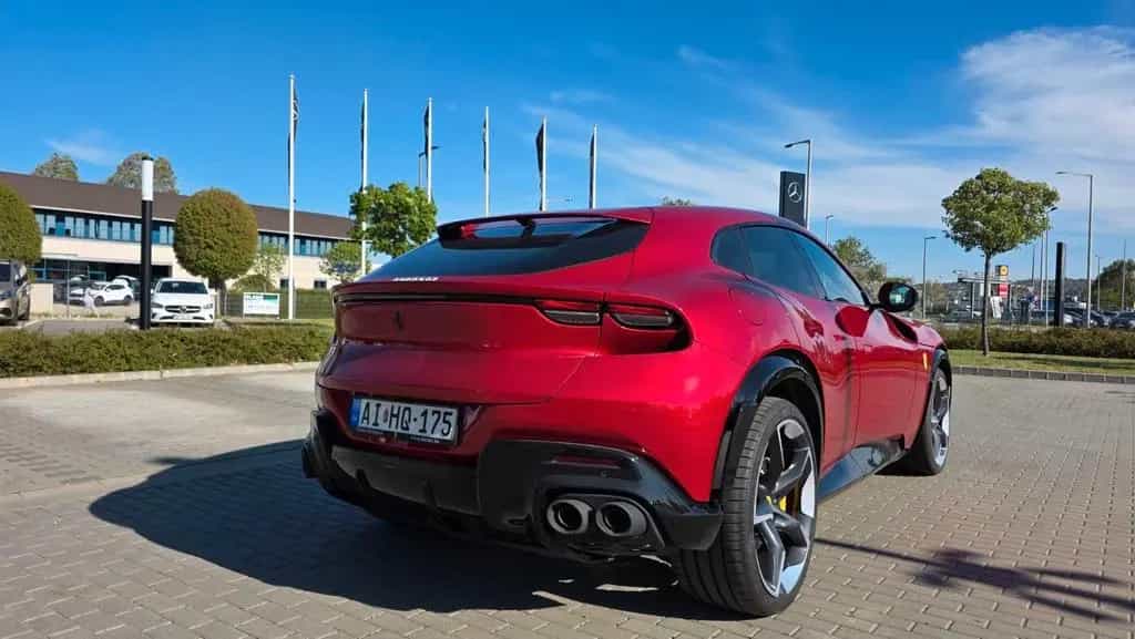 Ferrari Purosangue V12 DCT 4WD/PANO/STZH-BL/360CAM/HIFI 12/2024-photo-3