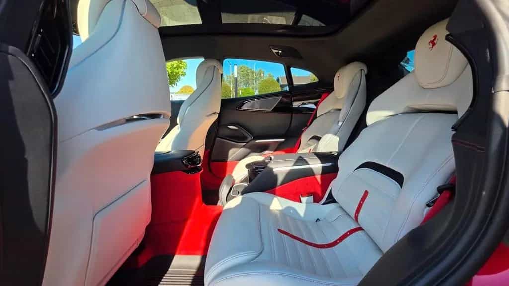 Ferrari Purosangue V12 DCT 4WD/PANO/STZH-BL/360CAM/HIFI 12/2024-photo-33