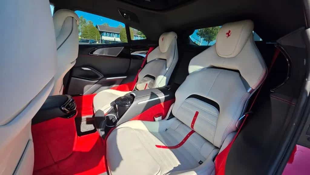 Ferrari Purosangue V12 DCT 4WD/PANO/STZH-BL/360CAM/HIFI 12/2024-photo-34