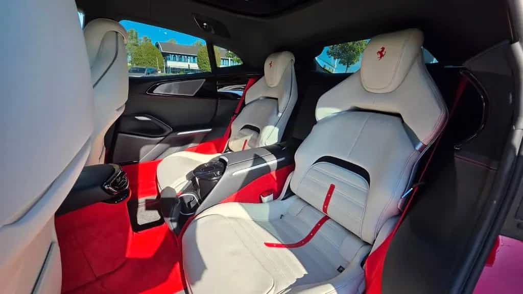 Ferrari Purosangue V12 DCT 4WD/PANO/STZH-BL/360CAM/HIFI 12/2024-photo-35