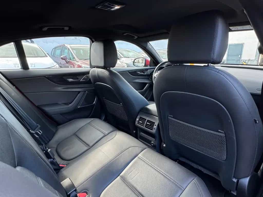 Jaguar XE S AWD Black Pack*MATRIX LED*KAMERA*SpurASSIST 01/2020-photo-18