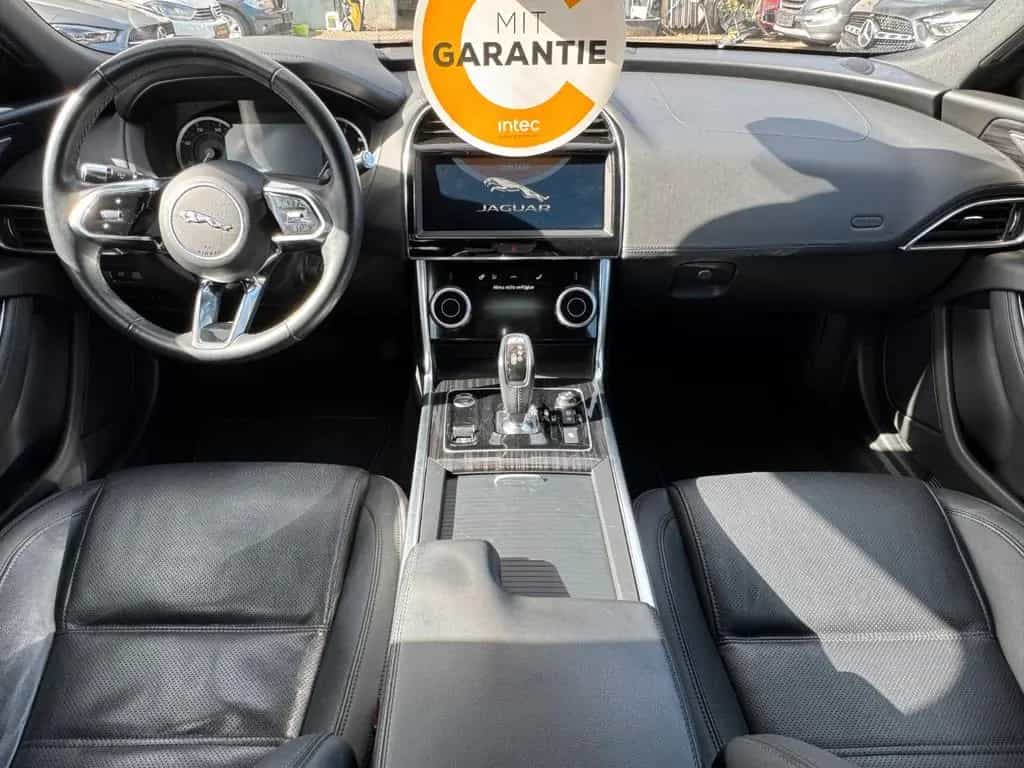 Jaguar XE S AWD Black Pack*MATRIX LED*KAMERA*SpurASSIST 01/2020-photo-23