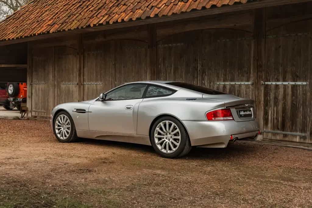Aston Martin Vanquish V12 Vanquish 06/2003-photo-1