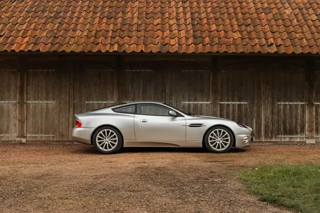 Aston Martin Vanquish V12 Vanquish 06/2003-photo-11