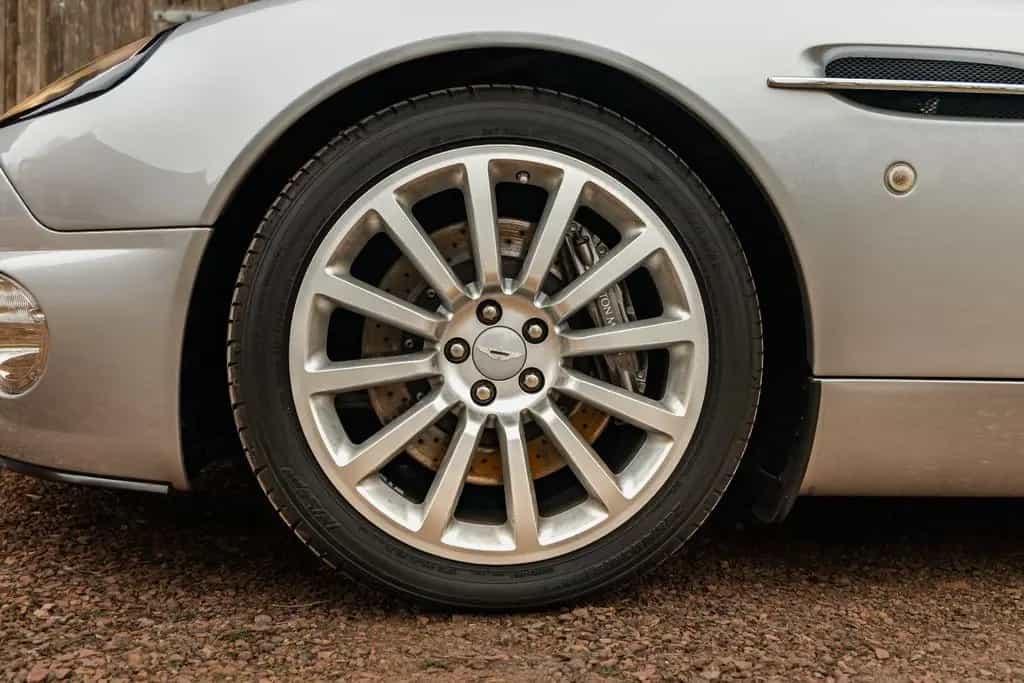 Aston Martin Vanquish V12 Vanquish 06/2003-photo-18