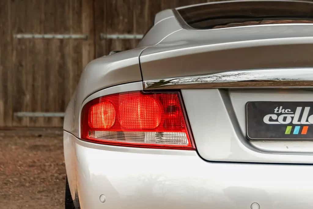 Aston Martin Vanquish V12 Vanquish 06/2003-photo-19