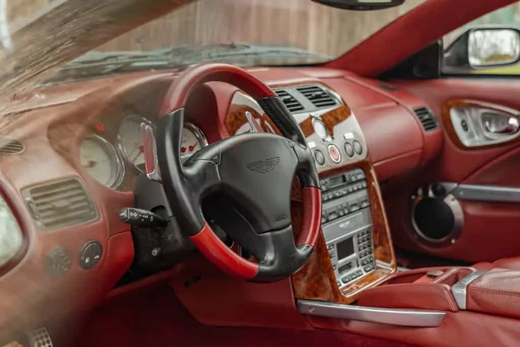 Aston Martin Vanquish V12 Vanquish 06/2003-photo-2