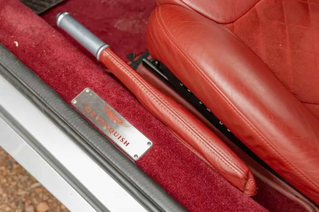 Aston Martin Vanquish V12 Vanquish 06/2003-photo-7