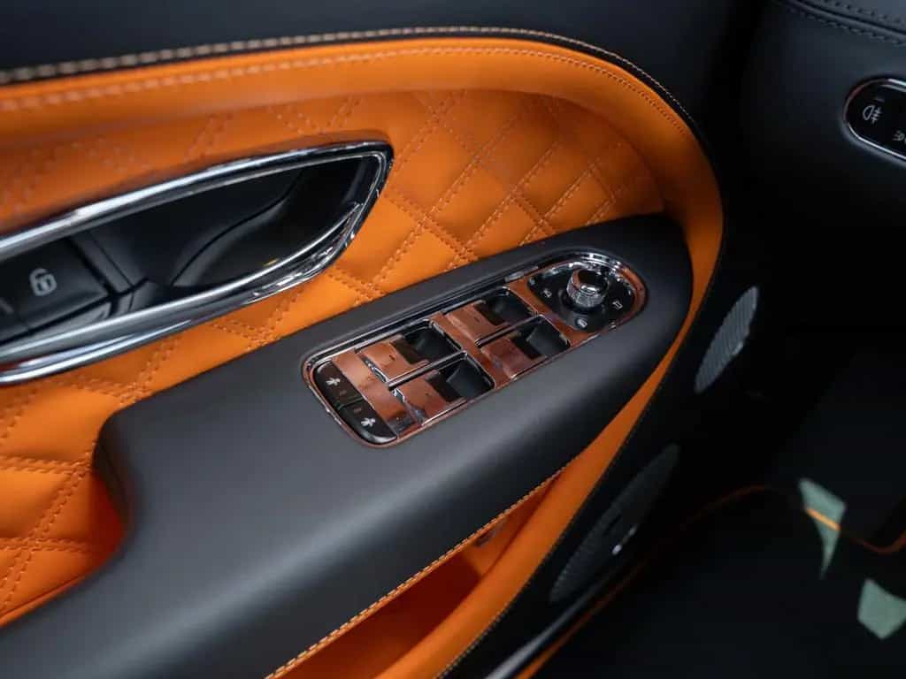Bentley Bentayga S V8 | Mulliner | Satin Paint | CCB 08/2024-photo-18