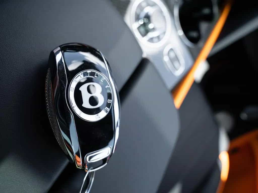 Bentley Bentayga S V8 | Mulliner | Satin Paint | CCB 08/2024-photo-30