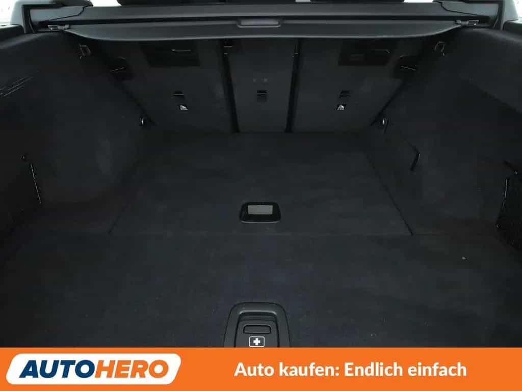 BMW 318 i Advantage Aut.*NAVI*LED*PDC*SHZ*TEMPO* 01/2022-photo-17