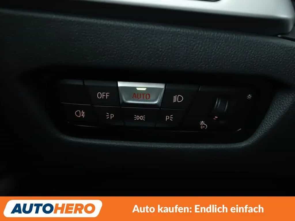 BMW 318 i Advantage Aut.*NAVI*LED*PDC*SHZ*TEMPO* 01/2022-photo-26