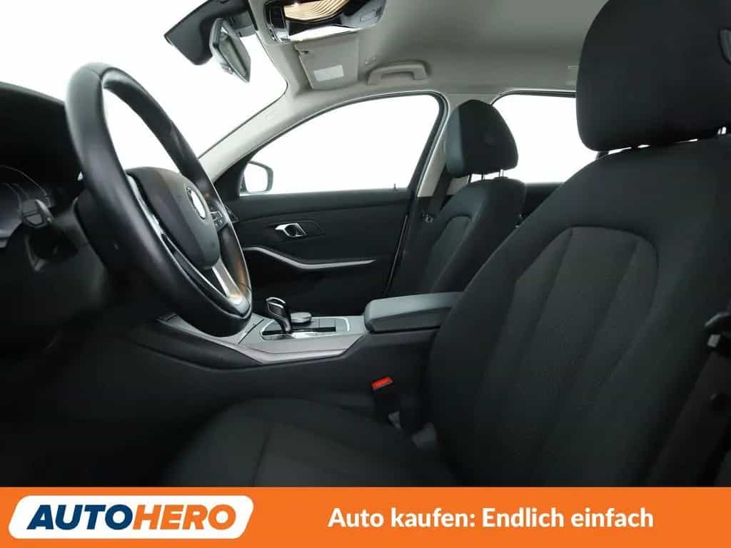 BMW 318 i Advantage Aut.*NAVI*LED*PDC*SHZ*TEMPO* 01/2022-photo-9