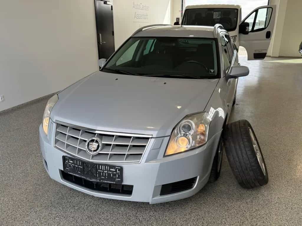 Cadillac BLS Wagon 1.9 D 180PS Business Navi 08/2010-photo-3