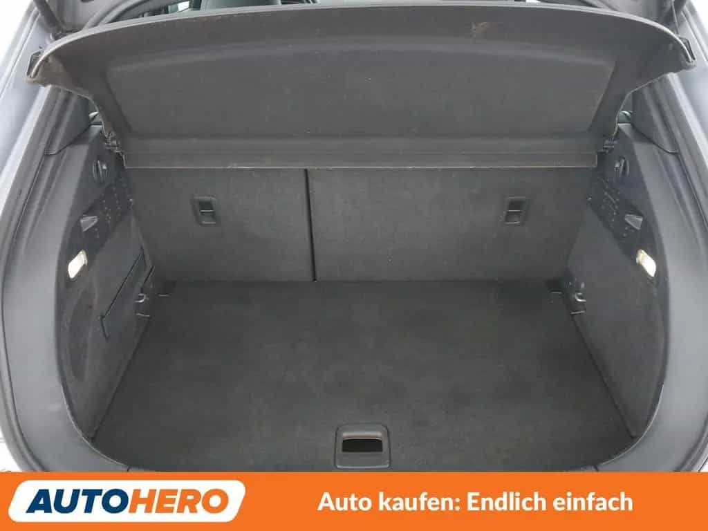 Audi A1 Sportback 1.6 TDI Sport Aut.*S-LINE*XENON*SHZ 03/2017-photo-17