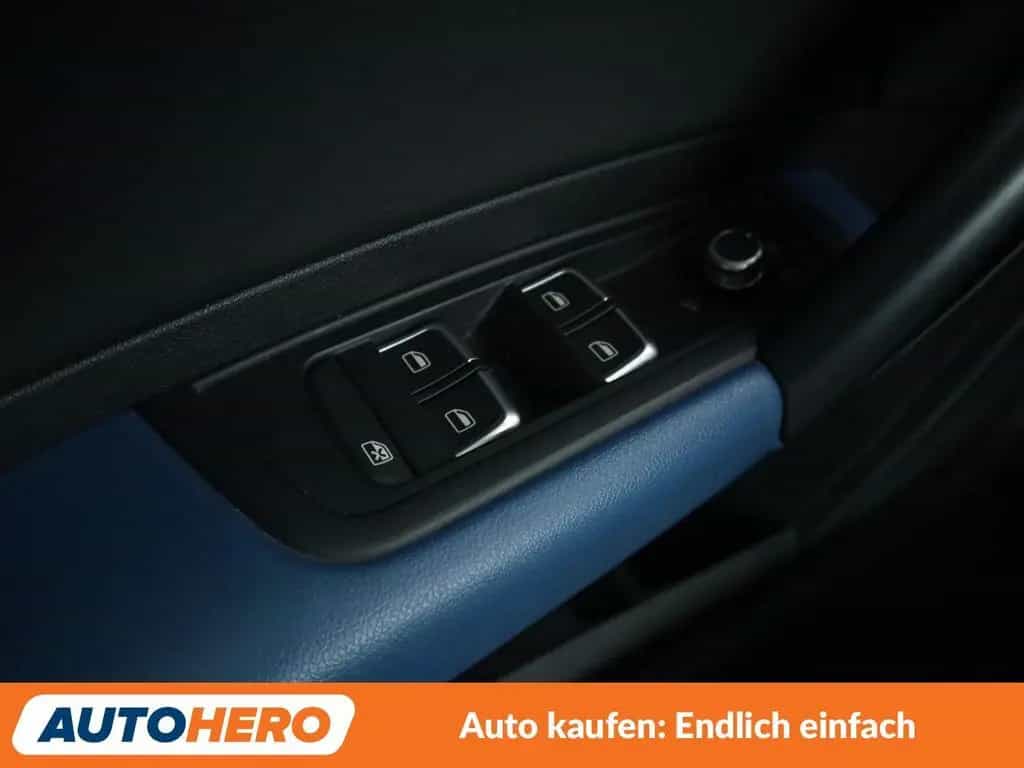 Audi A1 Sportback 1.6 TDI Sport Aut.*S-LINE*XENON*SHZ 03/2017-photo-24